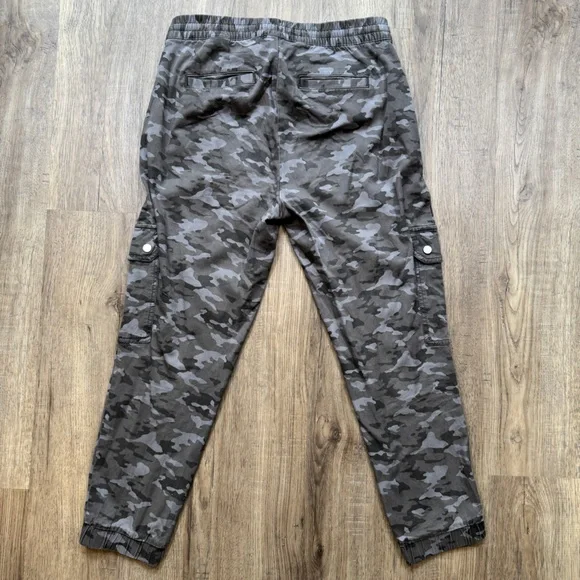 Banana Republic Gray Camouflage Cargo Joggers - Size Small - Picture 2 of 13
